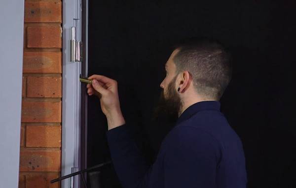 Установить болты Установить болты