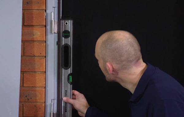 Ещё раз сверить положение короба Ещё раз сверить положение короба