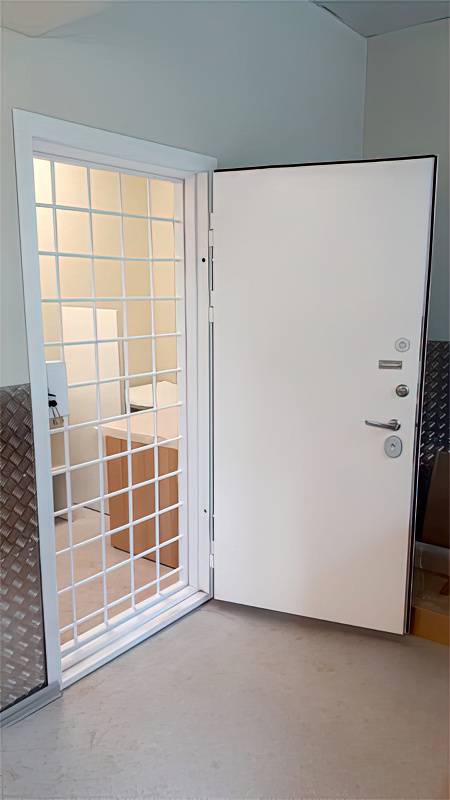 Бронированная дверь, фото изнутри Бронированная дверь, фото изнутри