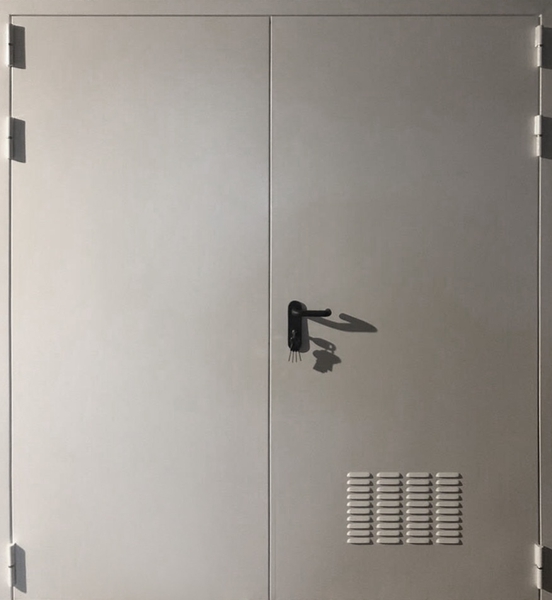 Двупольная противопожарная дверь с вентиляцией Двупольная противопожарная дверь с вентиляцией (с жалюзи)