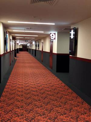 Холл кинотеатра Холл кинотеатра