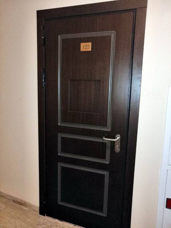 МДФ дверь с люком МДФ дверь с люком