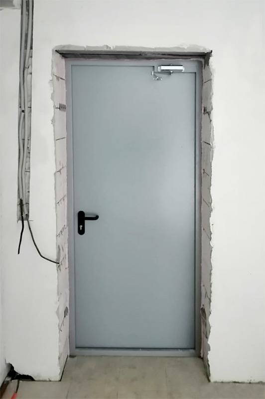 Однопольная дверь, фото изнутри (село Левково) Однопольная дверь, фото изнутри (село Левково)