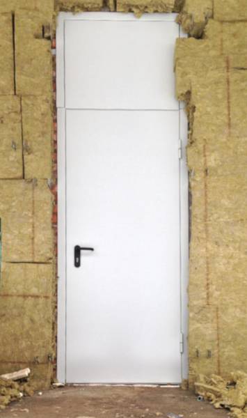 С фрамугой С фрамугой