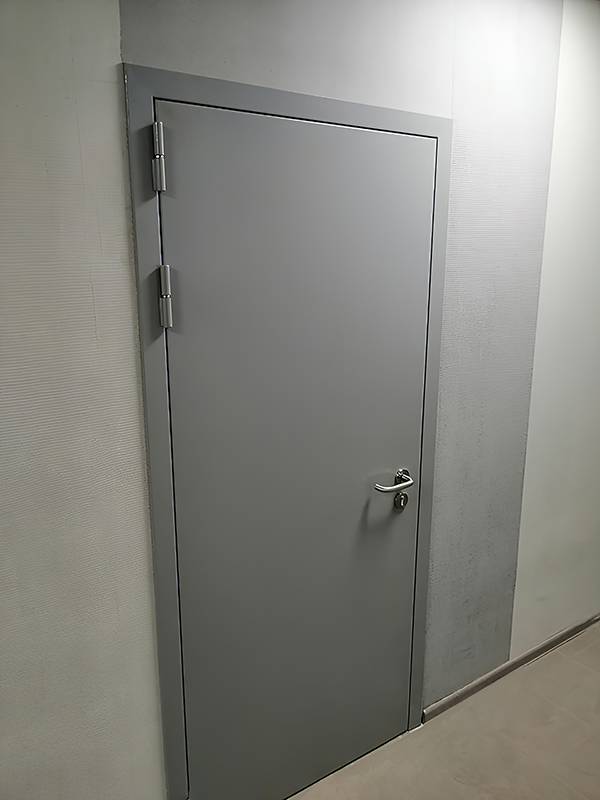 Передняя сторона однопольной двери Передняя сторона однопольной двери