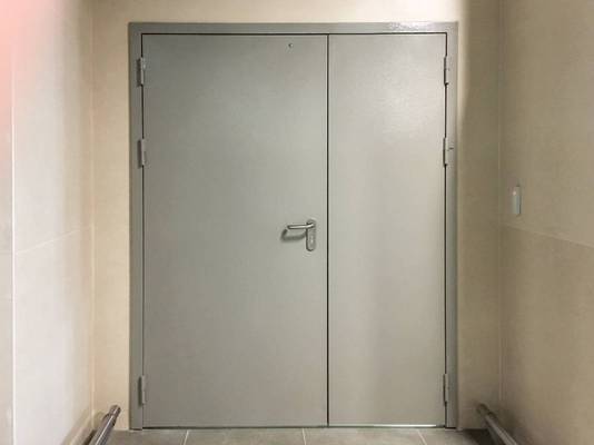 Полуторная огнеупорная дверь Полуторная огнеупорная дверь