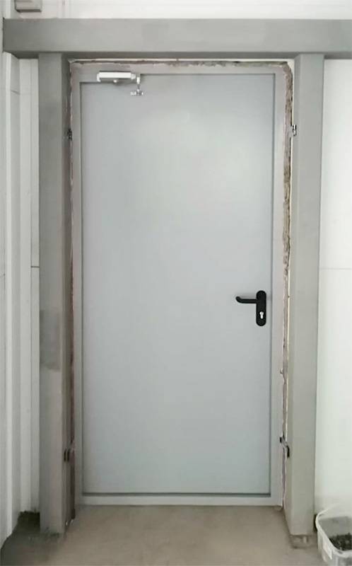 Противопожарная дверь, внутренняя сторона (село Левково) Противопожарная дверь, внутренняя сторона (село Левково)