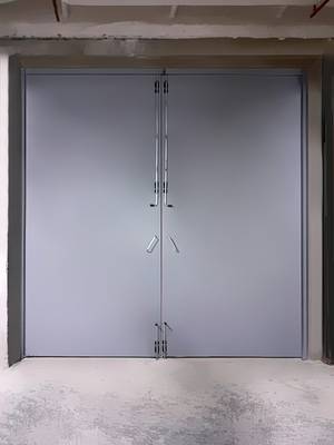 Ворота 4×4 метра, фото из помещения (г. Балашиха) Ворота 4×4 метра, фото из помещения (г. Балашиха)