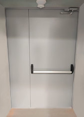 Дверь с замком Антипаника Дверь с замком Антипаника