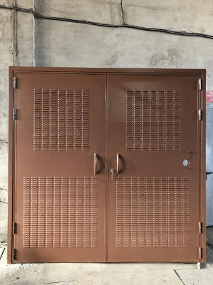 Ворота с внешней стороны Ворота с внешней стороны